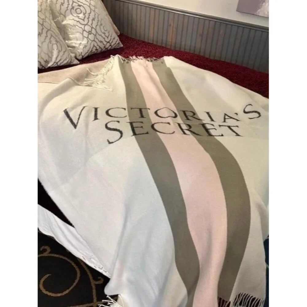 Victoria’s Secret Logo Fringe Throw Blanket Pink Gray Ivory Soft Cozy